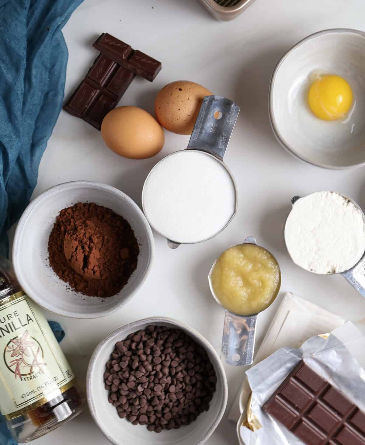 Simple baking ingredients to make the one-bowl fudgy brownies