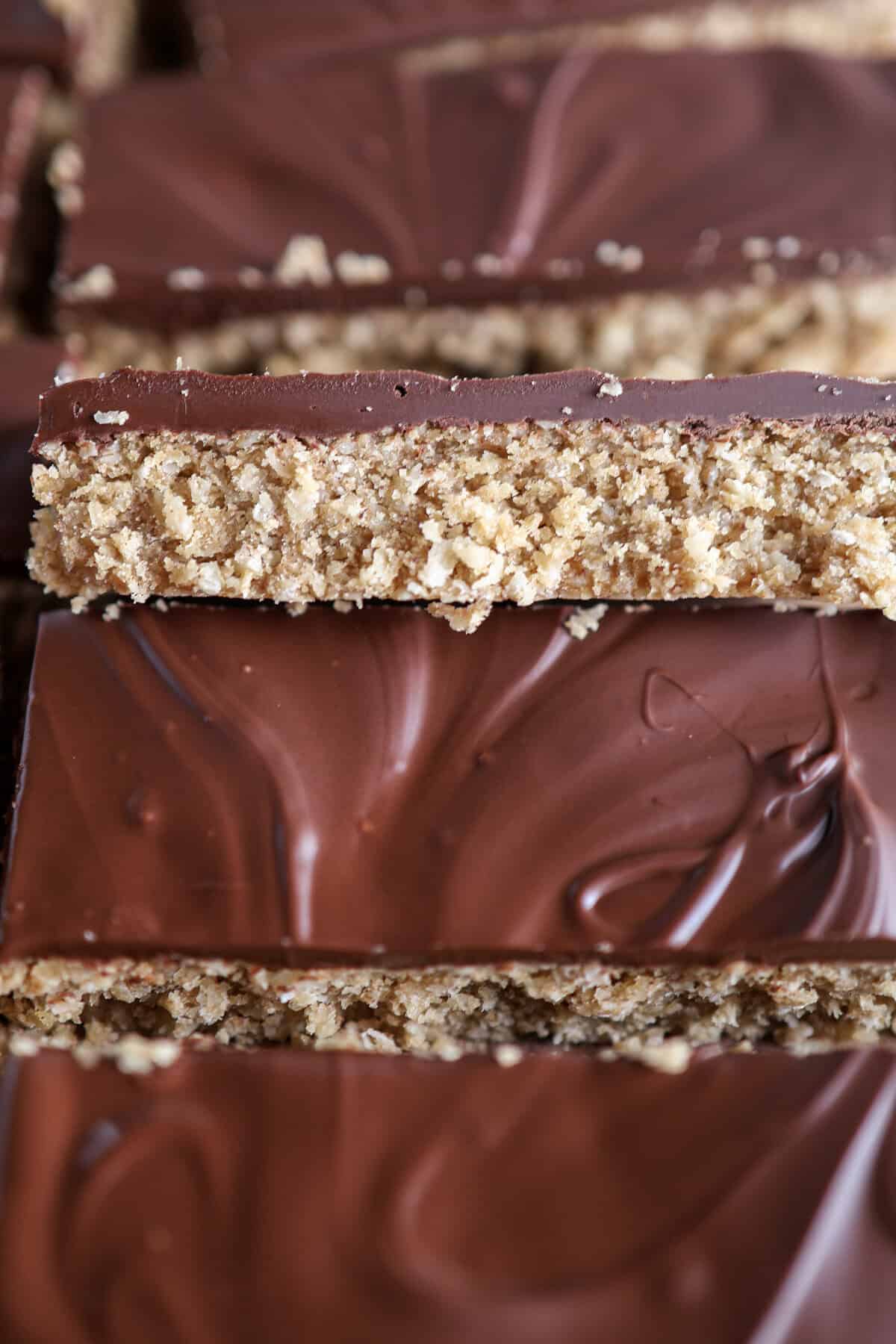 Homemade Oatmeal and Peanut Butter Chocolate Protein Bars