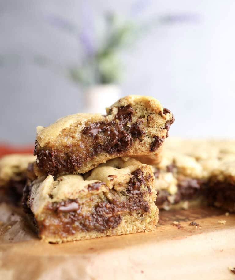 Pistachio and Chocolate Chip Cookie Bars