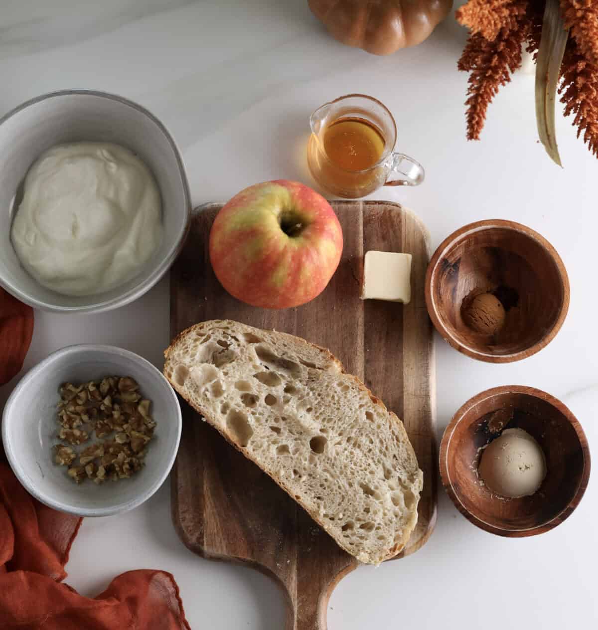 Ingredients to make apple toast with protein Greek yogurt.